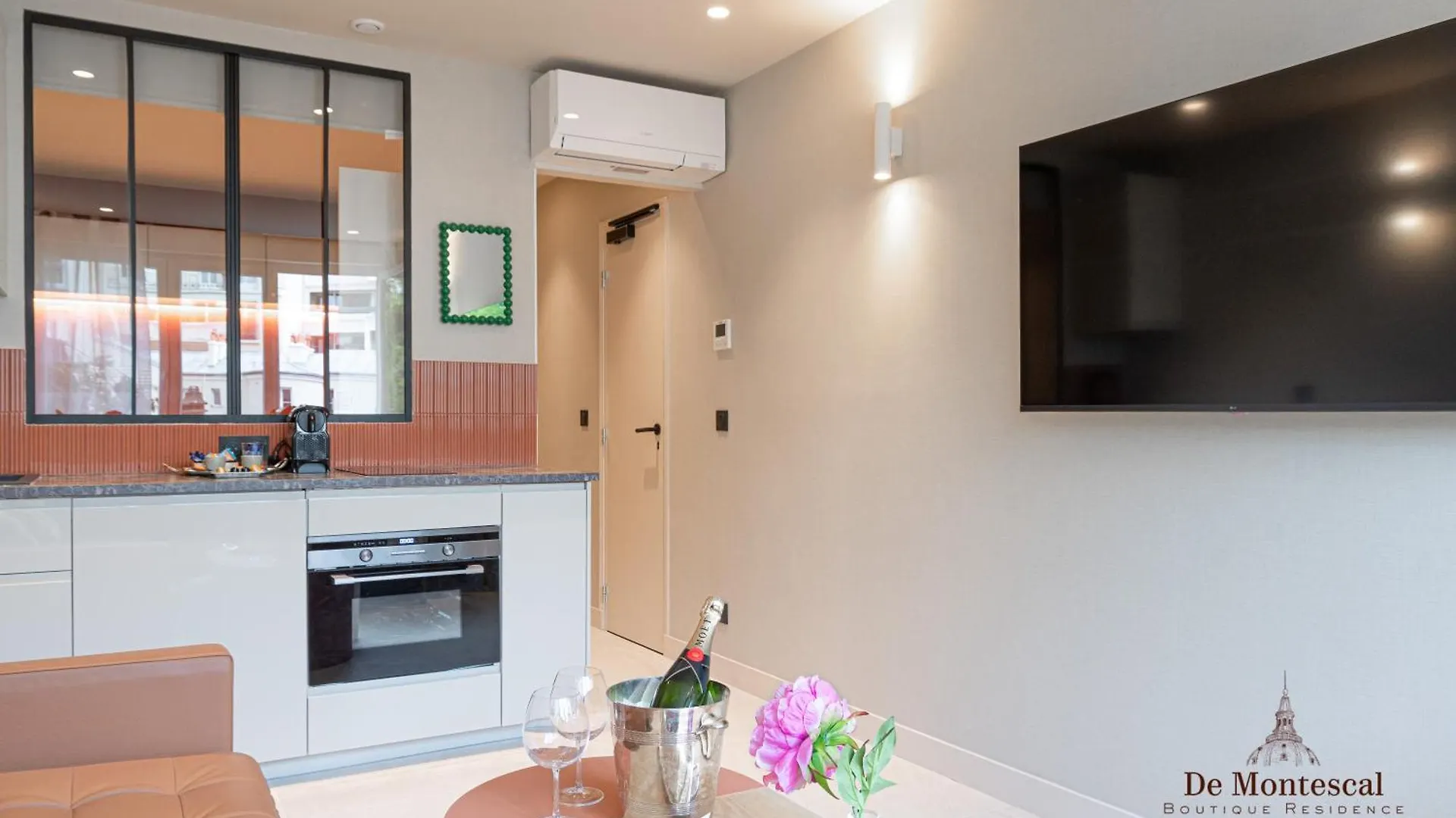 De Montescal Montparnasse Ac Appartment In A Prime Location 22 -36M2 Paris 0*,  France